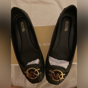Michael Kors shoes sz 6.5 black New shoes MK authentic from Michael Kors in NY